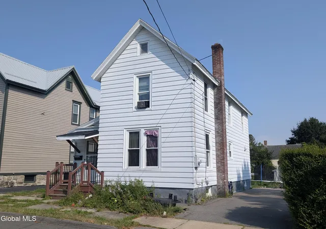 2nd image of 4 Oak St, Johnstown, NY 12095 | MLS# 202622706