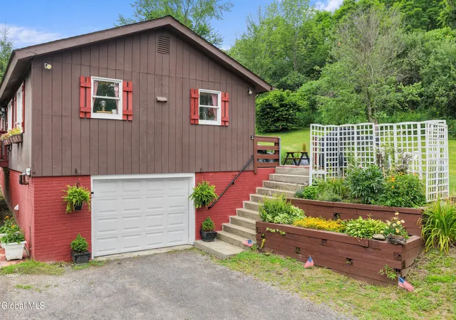 Photo 3 of Single family home for sale at 1086 New York 145, Middleburgh, NY 12122 | MLS# 202622690 | Listing updated on 2026-08-31