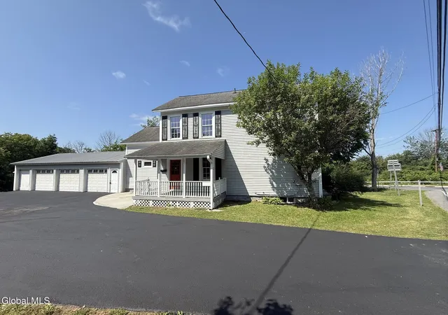 Photo 4 of Single family home for sale at 1 Cambridge Rd, Greenwich, NY 12834 | MLS# 202622714 | Listing updated on 2026-09-11
