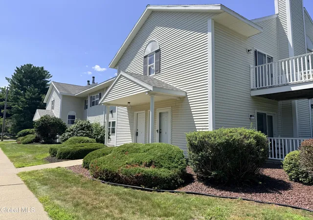 1st image of 807 Cambridge Manor Dr, Schenectady, NY 12302 | MLS# 202622752