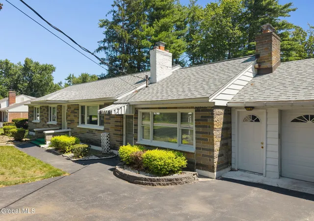 Photo 3 of Single family home for sale at 1984 Van Antwerp Rd, Schenectady, NY 12309 | MLS# 202622748 | Listing updated on 2026-09-15
