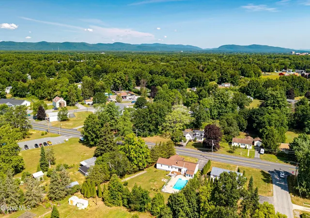 29th image of 10 Bluebird Rd, South Glens Falls, NY 12803 | MLS# 202622751