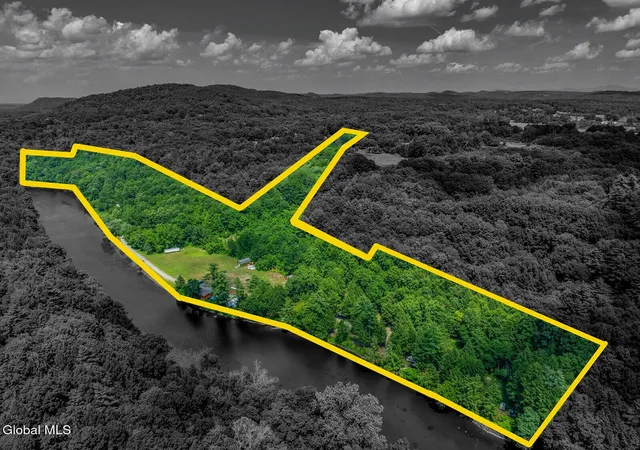 Photo 4 of Single family home for sale at 213 Fiddlers Elbow Rd, Greenwich, NY 12834 | MLS# 202622725 | Listing updated on 2026-08-07