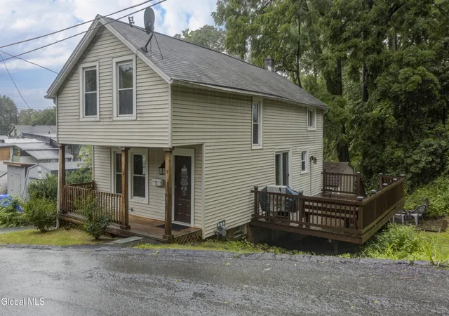 Photo 2 of Sale Pending at 7 Spence St, Troy, NY 12180 | MLS# 202622887 | Listing updated on 2026-08-31