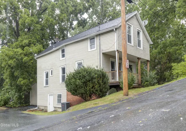 Photo 3 of Sale Pending at 7 Spence St, Troy, NY 12180 | MLS# 202622887 | Listing updated on 2026-08-31