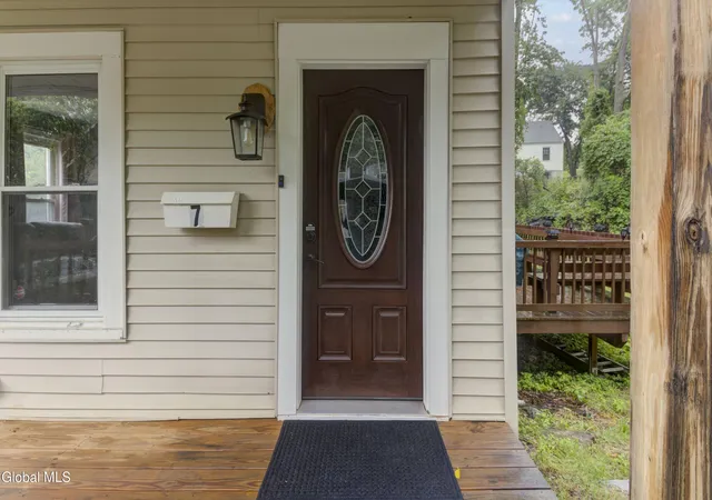 Photo 4 of Sale Pending at 7 Spence St, Troy, NY 12180 | MLS# 202622887 | Listing updated on 2026-08-31