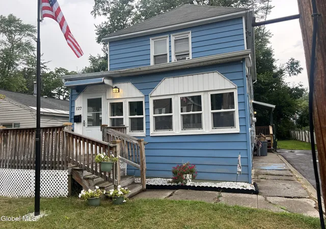 Photo 3 of Single family home for sale at 127 Clayton Rd, Schenectady, NY 12304 | MLS# 202622798 | Listing updated on 2026-09-14