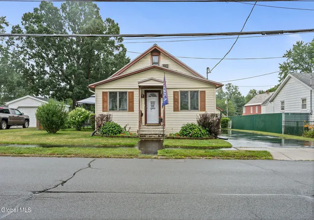 2nd image of 55 Cuthbert St, Schenectady, NY 12302 | MLS# 202622829
