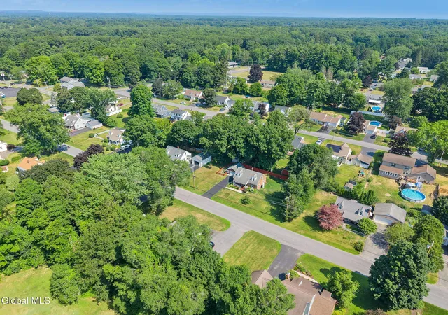 39th image of 9 Sutherland Dr, Schenectady, NY 12302 | MLS# 202622839