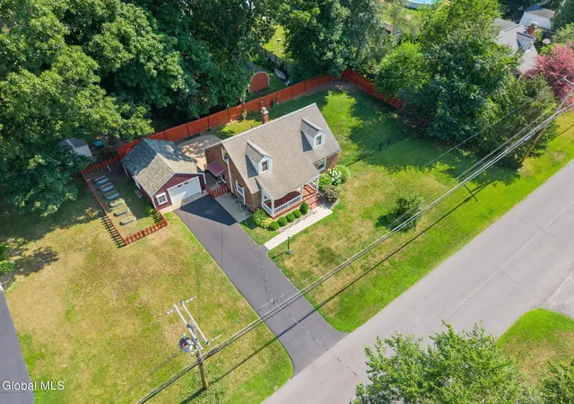 5th image of 9 Sutherland Dr, Schenectady, NY 12302 | MLS# 202622839