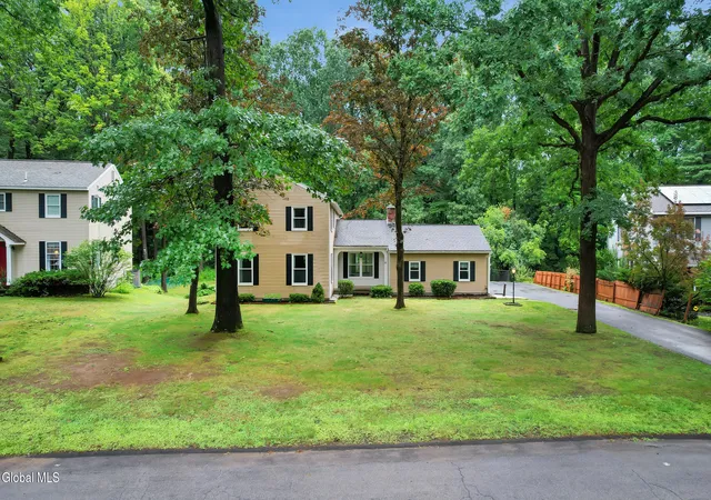 Photo 4 of Single family home for sale at 47 Canterbury Rd, Clifton Park, NY 12065 | MLS# 202622967 | Listing updated on 2026-08-04