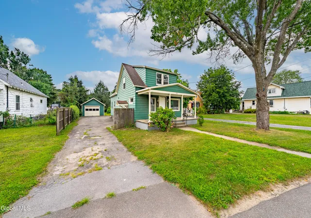 Photo 3 of Sale Pending at 171 Princetown Rd, Schenectady, NY 12306 | MLS# 202622835 | Listing updated on 2026-08-05