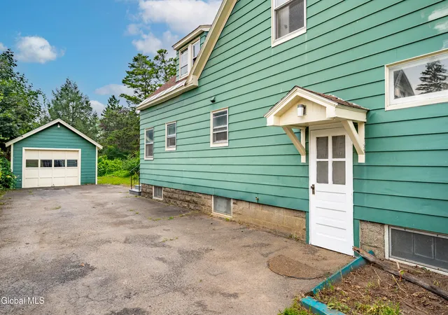 Photo 4 of Sale Pending at 171 Princetown Rd, Schenectady, NY 12306 | MLS# 202622835 | Listing updated on 2026-08-05