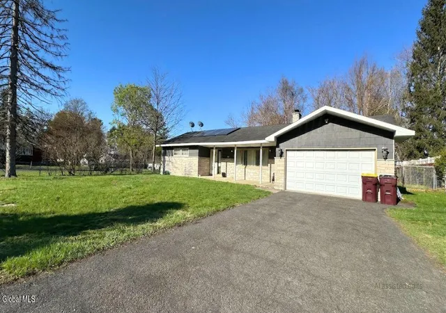 2nd image of 20 Danielwood Dr, Albany, NY 12211 | MLS# 202623013