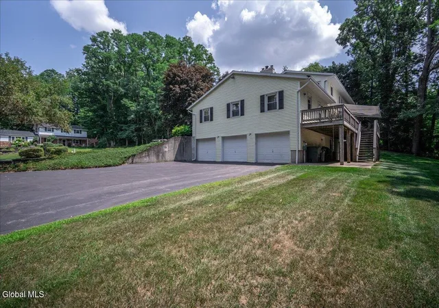Photo 2 of Sale Pending at 47 Rolling Brk Dr, Clifton Park, NY 12065 | MLS# 202622910 | Listing updated on 2026-08-31