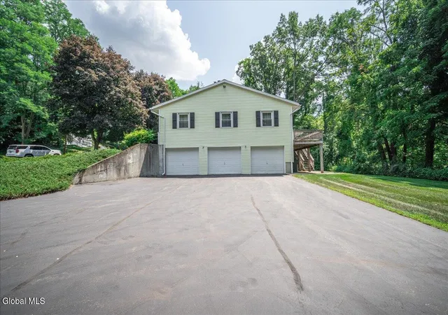 Photo 3 of Sale Pending at 47 Rolling Brk Dr, Clifton Park, NY 12065 | MLS# 202622910 | Listing updated on 2026-08-31