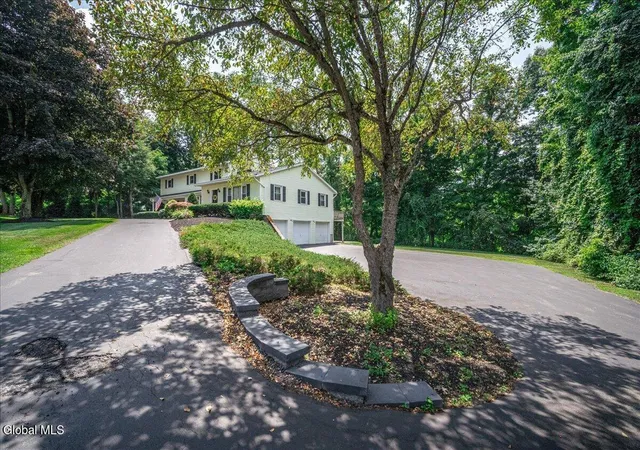 Photo 3 of Sale Pending at 47 Rolling Brk Dr, Clifton Park, NY 12065 | MLS# 202622910 | Listing updated on 2026-08-31