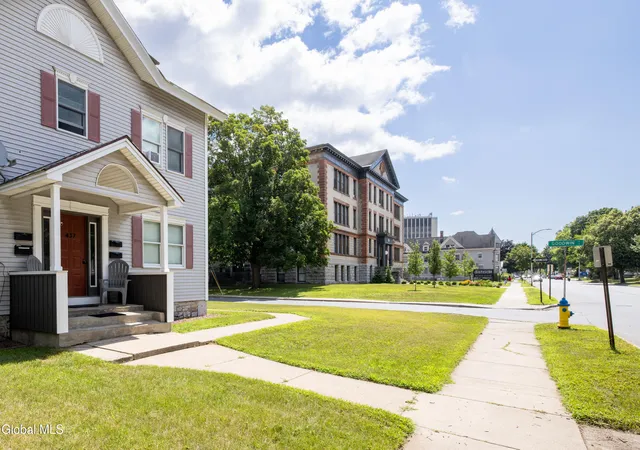 46th image of 437 Glen St, Glens Falls, NY 12801 | MLS# 202622873