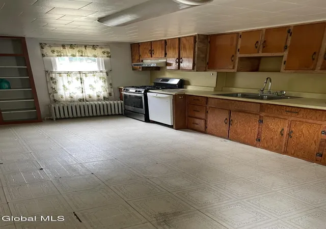 Photo 2 of Single family home for sale at 59 Stone St, Port Henry, NY 12974 | MLS# 202623173 | Listing updated on 2026-09-24