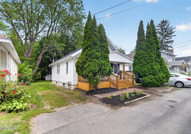25th image of 2839 Broadway, Schenectady, NY 12306 | MLS# 202622846