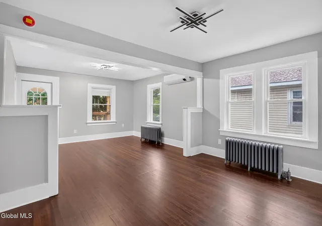 4th image of 2839 Broadway, Schenectady, NY 12306 | MLS# 202622846