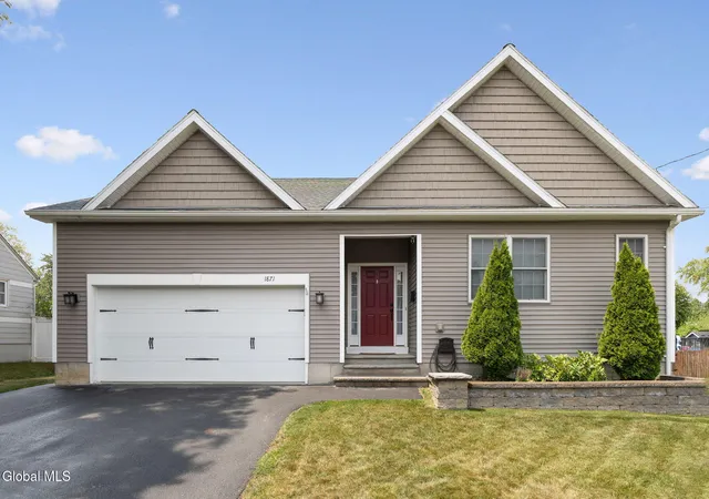 1st image of 1871 Elizabeth St, Schenectady, NY 12303 | MLS# 202622933