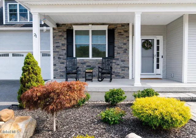 Photo 3 of Single family home for sale at 21 Tisdale Ln, Clifton Park, NY 12065 | MLS# 202624217 | Listing updated on 2026-08-26