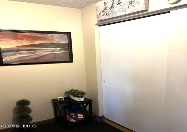 Photo 3 of Sale Pending at 307 Cambridge Manor Dr, Schenectady, NY 12302 | MLS# 202622890 | Listing updated on 2026-08-02