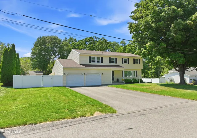 Photo 3 of Sale Pending at 28 Marconi Dr, Latham, NY 12110 | MLS# 202622913 | Listing updated on 2026-08-03