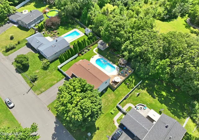 65th image of 28 Marconi Dr, Latham, NY 12110 | MLS# 202622913