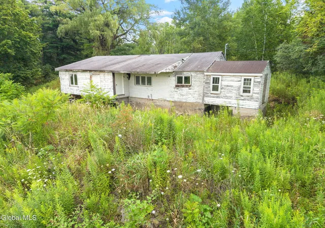 Photo 5 of Single family home for sale at 7056 State Hwy 30, Esperance, NY 12066 | MLS# 202623584 | Listing updated on 2026-08-09