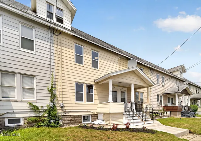 Photo 4 of Sale Pending at 411 Pennsylvania Ave, Schenectady, NY 12303 | MLS# 202622937 | Listing updated on 2026-08-04