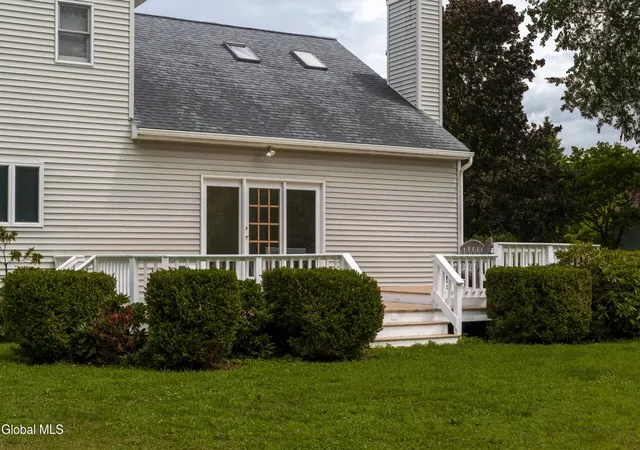 32nd image of 33 Armstrong Cir, Altamont, NY 12009 | MLS# 202624143