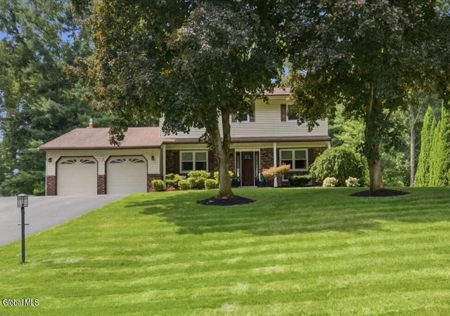 Photo 2 of Sale Pending at 32 Pebble Beach Dr, Clifton Park, NY 12065 | MLS# 202623376 | Listing updated on 2026-08-10
