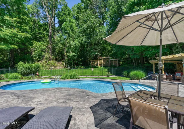 4th image of 19 Nadler Rd, Clifton Park, NY 12065 | MLS# 202623258