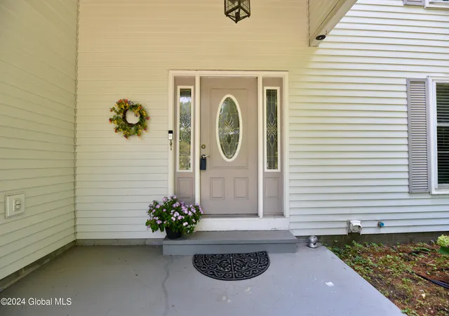 Photo 3 of Sale Pending at 4 Berkshire Dr, Clifton Park, NY 12065 | MLS# 202623292 | Listing updated on 2026-08-13