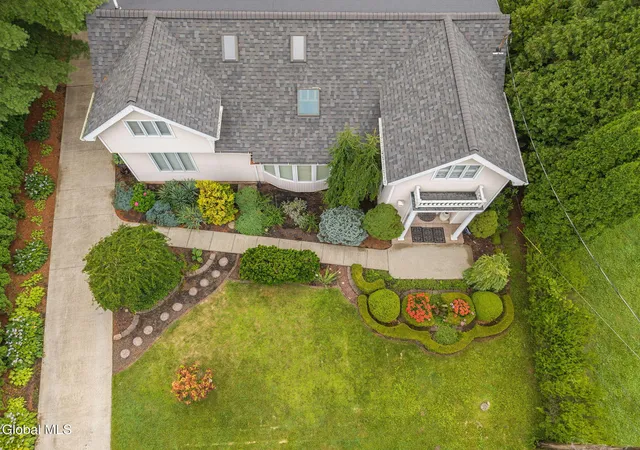 2nd image of 6 Quaker Dr, Schenectady, NY 12309 | MLS# 202623023