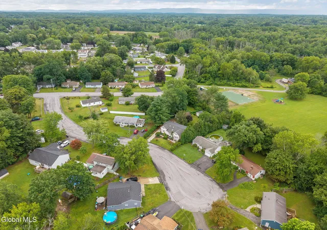 67th image of 6 Quaker Dr, Schenectady, NY 12309 | MLS# 202623023