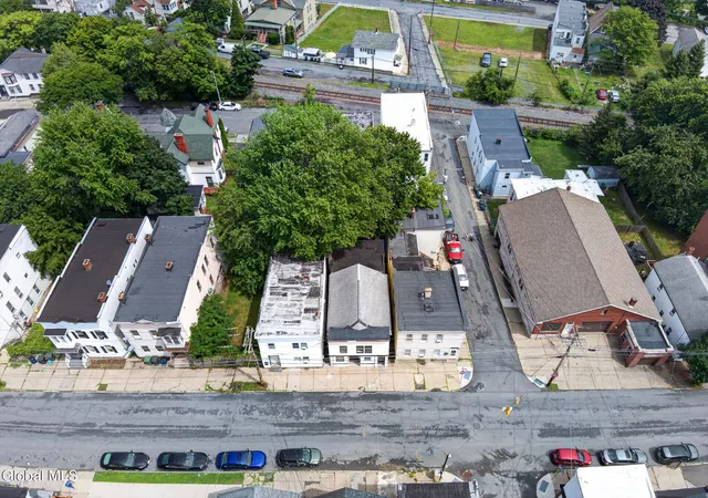 2nd image of 150 Main St, Cohoes, NY 12047