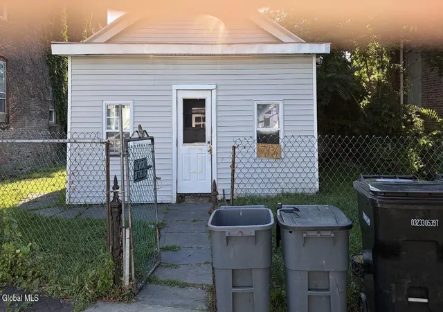 Photo 1 of Single family home for sale at 743 River St, Troy, NY 12180 | MLS# 202623078 | Listing updated on 2026-09-16