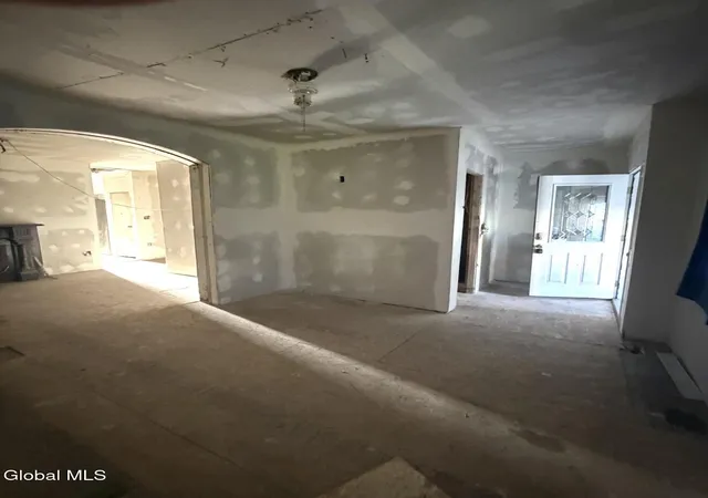 Photo 4 of Single family home for sale at 743 River St, Troy, NY 12180 | MLS# 202623078 | Listing updated on 2026-10-01