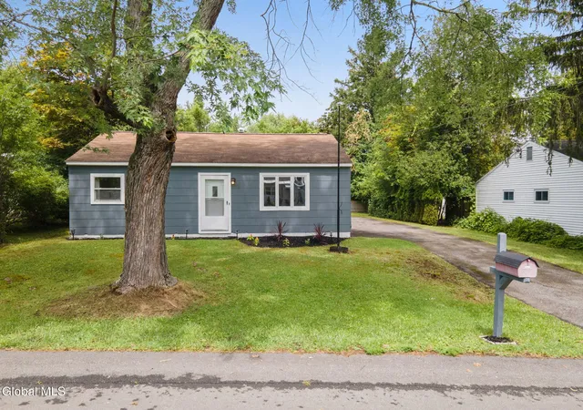 2nd image of 3 Riverview Dr, Schenectady, NY 12309 | MLS# 202623048