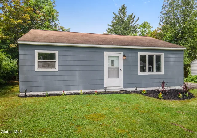 4th image of 3 Riverview Dr, Schenectady, NY 12309 | MLS# 202623048
