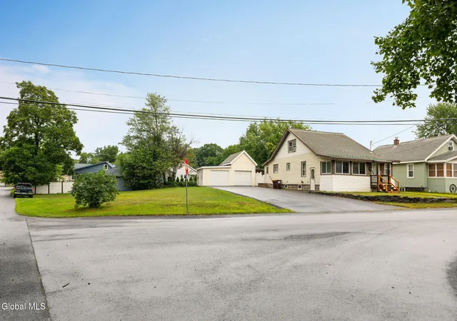 34th image of 39 Fern Ave, Albany, NY 12205 | MLS# 202623053