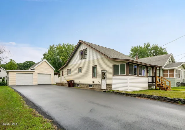 Photo 3 of Sale Pending at 39 Fern Ave, Albany, NY 12205 | MLS# 202623053 | Listing updated on 2026-08-13