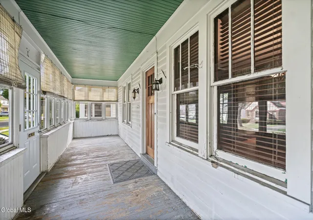 3rd image of 28 Marwill St, Albany, NY 12209 | MLS# 202624419