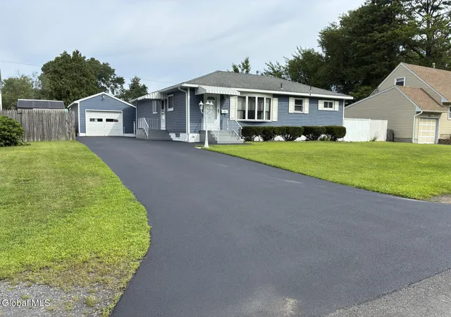 2nd image of 21 Huckleberry Ln, Albany, NY 12205 | MLS# 202623098