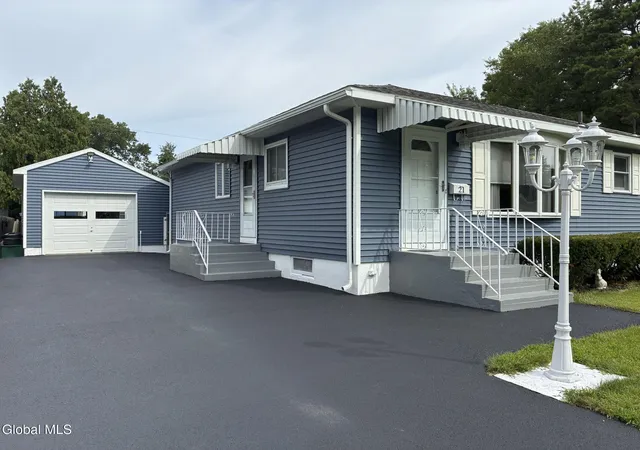 3rd image of 21 Huckleberry Ln, Albany, NY 12205 | MLS# 202623098