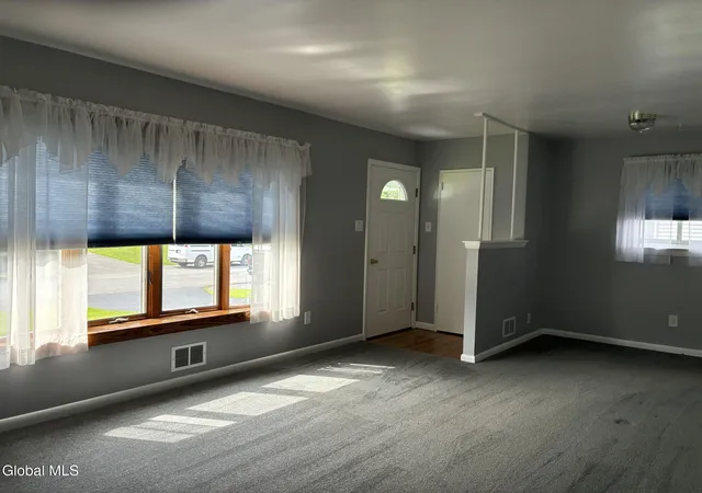 4th image of 21 Huckleberry Ln, Albany, NY 12205 | MLS# 202623098