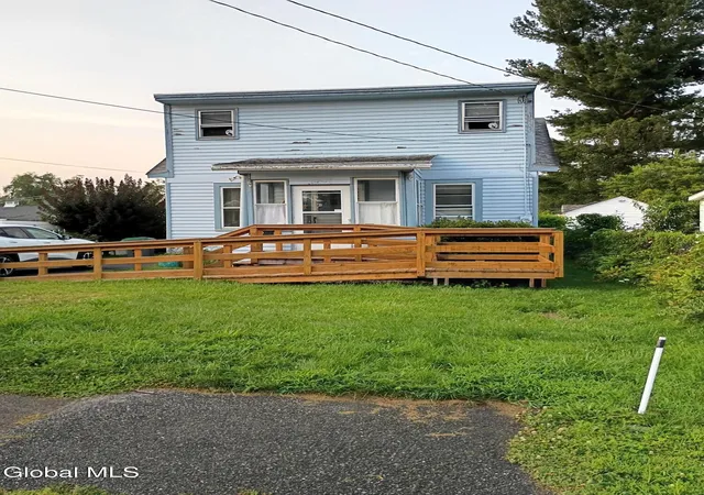 Photo 3 of Sale Pending at 520 Elliott St, Schenectady, NY 12302 | MLS# 202623779 | Listing updated on 2026-09-10